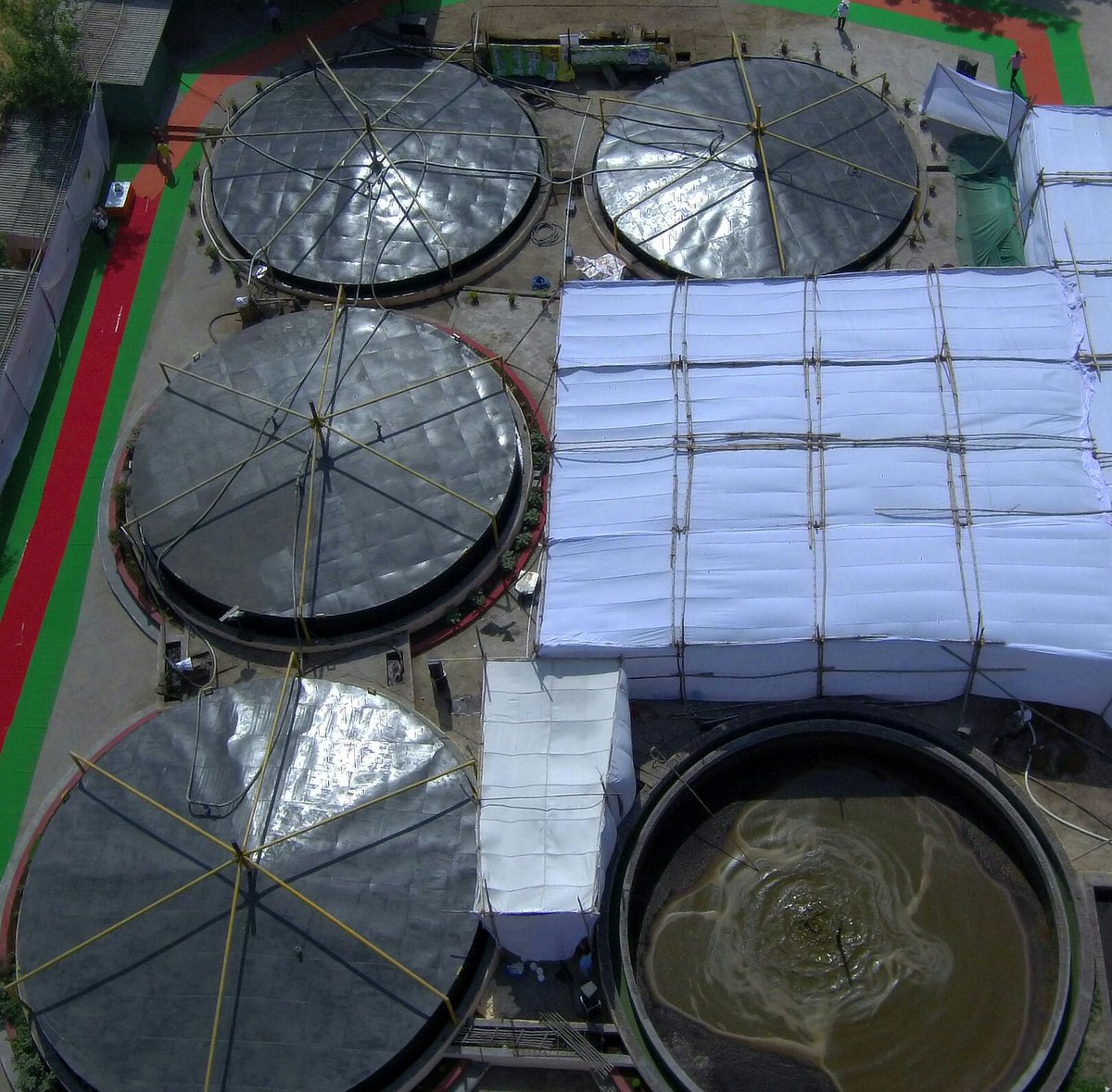 AmritFertilizer's tweet photo. New project started 

Amrit Fertilizer offers complete turnkey solution for setting up biogas using various organic feedstock’s with special focus on press mud/cow dung @biogas @ChairmanIOCL @PetroleumMin @SahaiSatyendra @PMOIndia @nsitharaman @anandmahindra @IshaAmbaniReal https://t.co/AE1dblb1jr