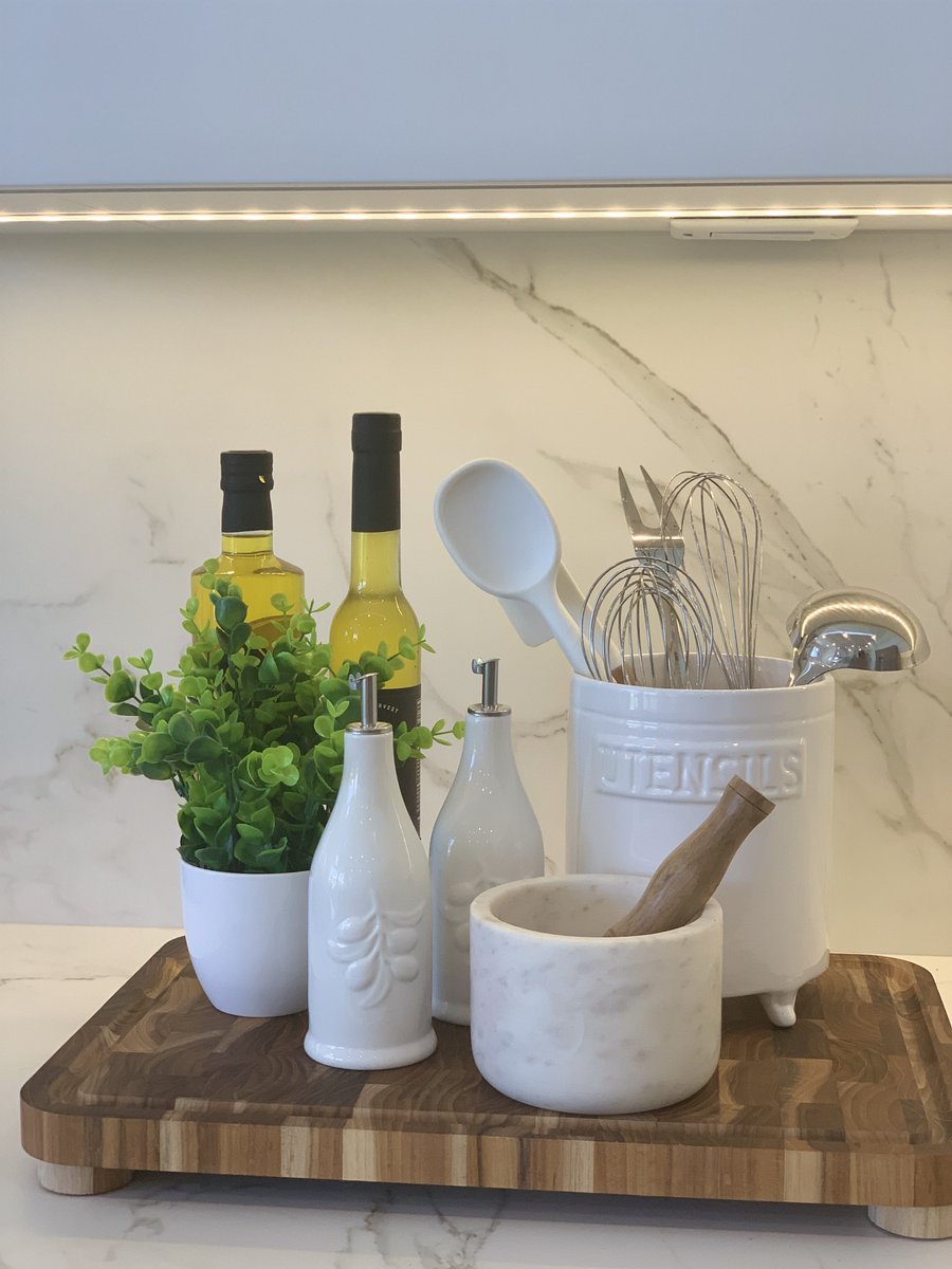 luxestaginginc's tweet photo. We love a tray or a board setup! Whether it’s in the kitchen, bathroom or a living room, we usually have at least one or two in a staging. We are experts in home staging, so contact us today to get your home ready for the market! 
📞954-304-7355
.
.
#luxehomestaginganddesign https://t.co/Uq5Dj3J9Pd