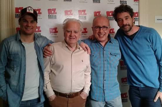 Lindo recuerdo: "OSCAR BARNEY FINN, PABLO MARIUZZI y SEBASTIAN DARTAYETE estuvieron en #MiradaDeEspectador por Larz <a href="/larzradio/">La Rz</a> Sábados 18hs Gracias Oscar, Seba y Pablo por estado en el programa!!"  <a href="/sebadarta/">Seba Dartayete</a>