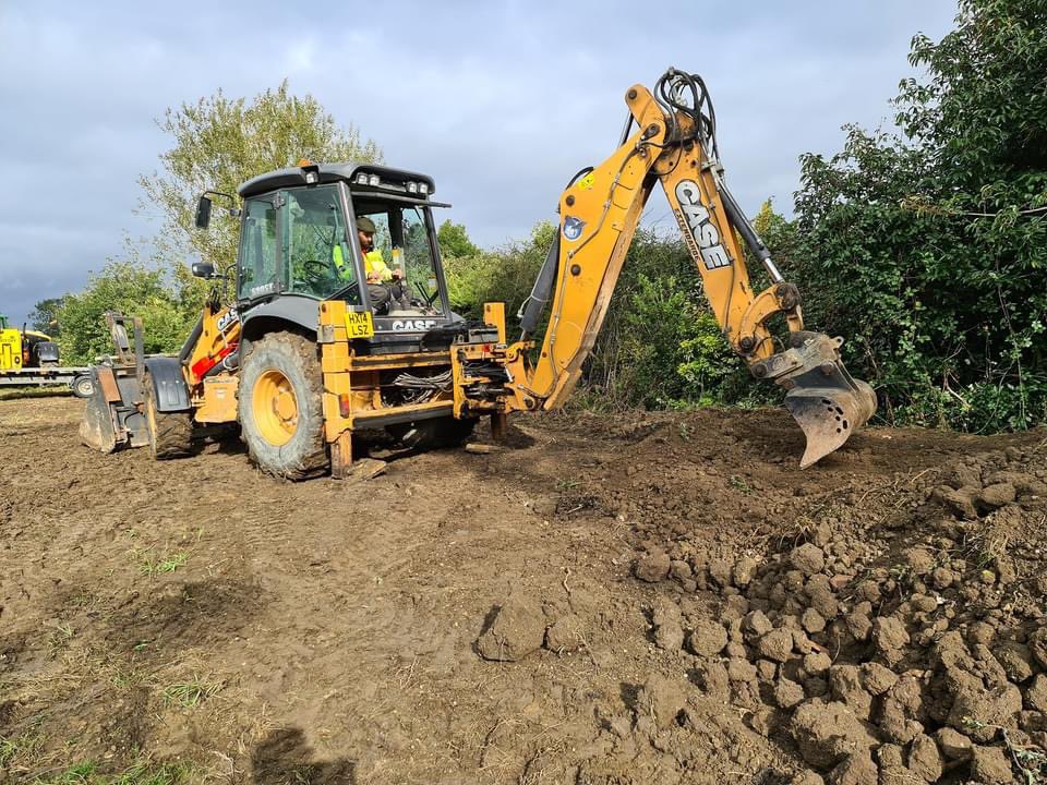 GlennWisesite's tweet image. Today was an interesting install, x2 excavators and a 360 with an extendable dipper, all 3 machines running on one iDig system #iDig #machineguidance