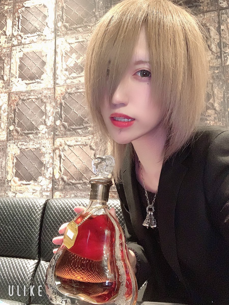 natudrasill's tweet photo. 9月度お疲れ様でした
birthdayも皆に盛り上げて貰ってオリシャンも沢山入れて貰って誕プレも沢山貰って姫にも死ぬ程助けて貰って貰ってばかりで申し訳ないけど1000万もいってno.2になれました🥺🥺🥺幸せな1ヶ月を本当にありがとう！！！文字数 https://t.co/eSzWKOrpVM