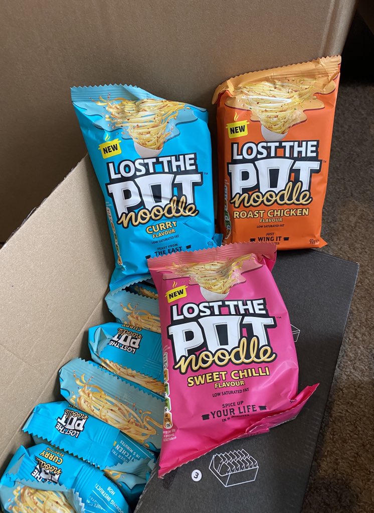 tinkerbellemma's tweet photo. @PotNoodle @The_LoopGroup loving the bright colours of these. Can’t wait to get them in my belly 😋 #cooklesslivemore #lostthepotnoodle #newpackaging #noodles #instantnoodles #curry #sweetchilli #roastchicken https://t.co/NcF7SH70nG