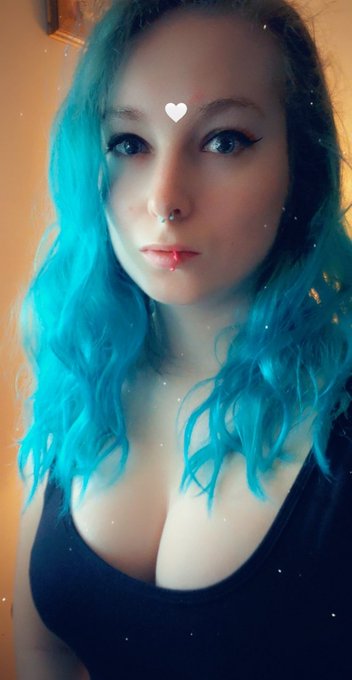 $4.99 only fans! Come subscribe darlings 😘 https://t.co/q4zPX6HLSq