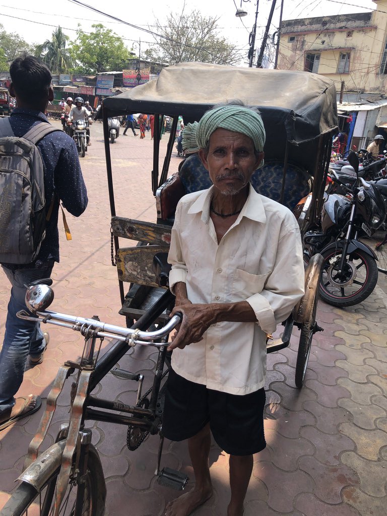 kuppiliramani's tweet image. One day me &amp;amp; my mom wanted to go to the Market in the afternoon at 1:00 PM &amp;amp; we couldn’t find any auto so we decided to take a rickshaw ride, it’s like 2.5Kms to the destination &amp;amp; surprisingly the rickshaw rider
#PortraitsOfPurposeIndia @dbsbank