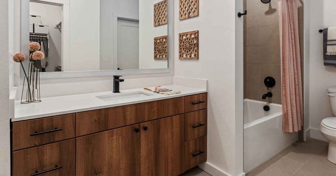 brightlight_dfw's tweet photo. 📍Knox Henderson
 
•Studios starting @ $1000
•1 Bedroom starting @ $1415
•2 Bedroom starting @ $1995 
~ These apartments are conveniently have great walkability, a close proximity to downtown, and amazing restaurants, bars and nightlife.

https://t.co/WYeZCXIcYh 💡 https://t.co/PZuRWg56pI