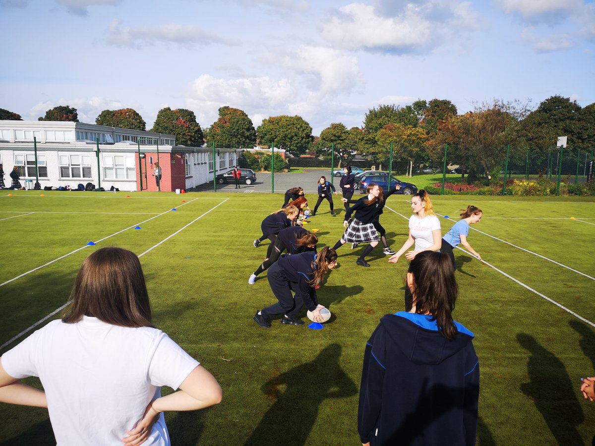 raymccabe474's tweet photo. Great days TY coaching course in @smhfk working with the girls on fundamentals in Minis Rugby. @dccsportsrec @LeinsterBranch #FromTheGroundUp https://t.co/3CGTveGxwh