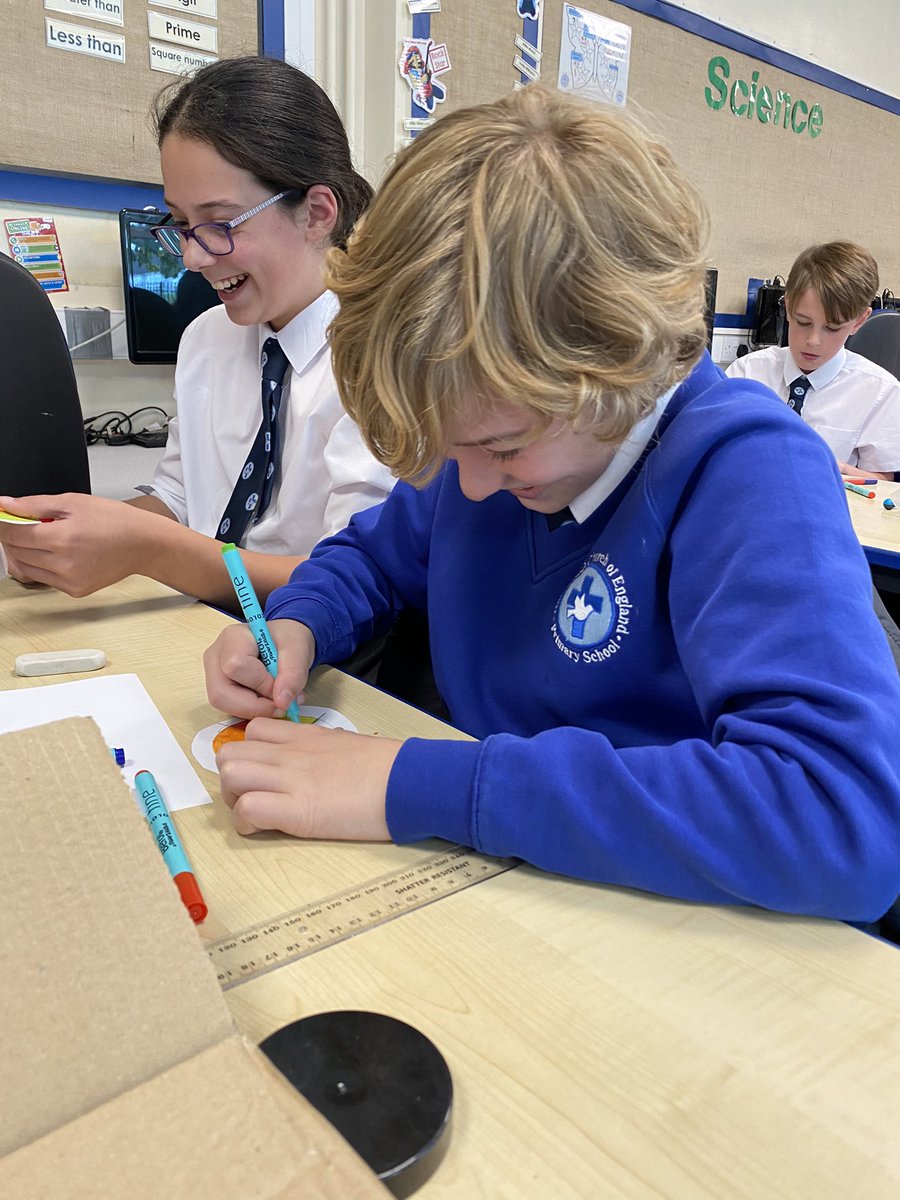 halewoodcofe's tweet photo. This week Y6 investigated Isaac Newtonβs 350 year old ideas behind the visible spectrum and the colour of light π‘ Why not create your own colour wheel and see what happens when you spin it? #SpectrumOfColour #WeLoveScience @EducateMag @MrMTunstall https://t.co/Vz2ZZ4SkkF