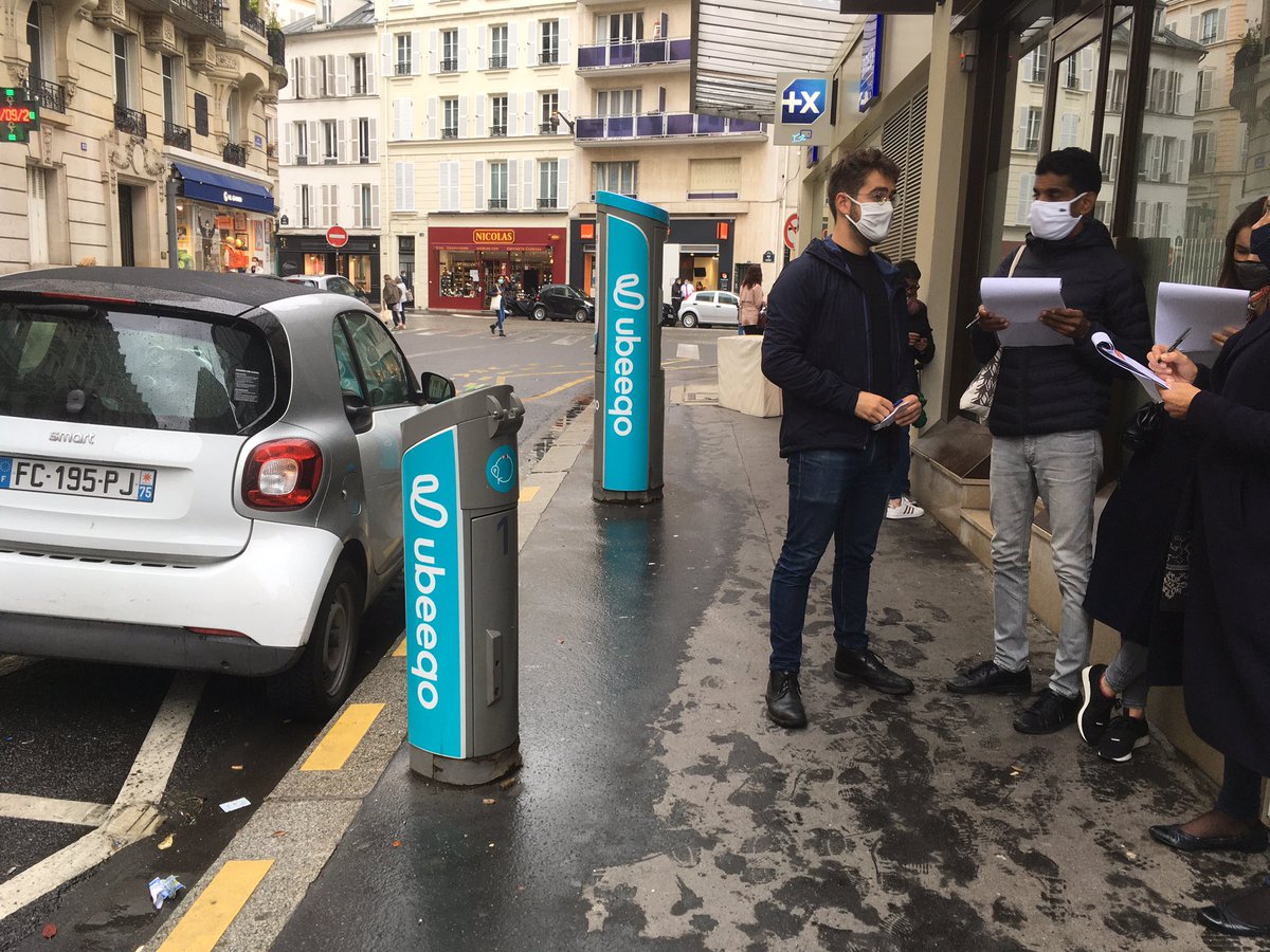 CosMalandrino's tweet photo. Une marche @TinnGoEU très intéressante ce soir dans le 16e arr de Paris! Comment rendre les solutions de mobilité partagée plus inclusives? Rdv demain à Oberkampf pour la dernière marche exploratoire #TInnGO, cette fois-ci, de nuit! 🌚https://t.co/swkMPROdck https://t.co/2lgQ6Eh6Am
