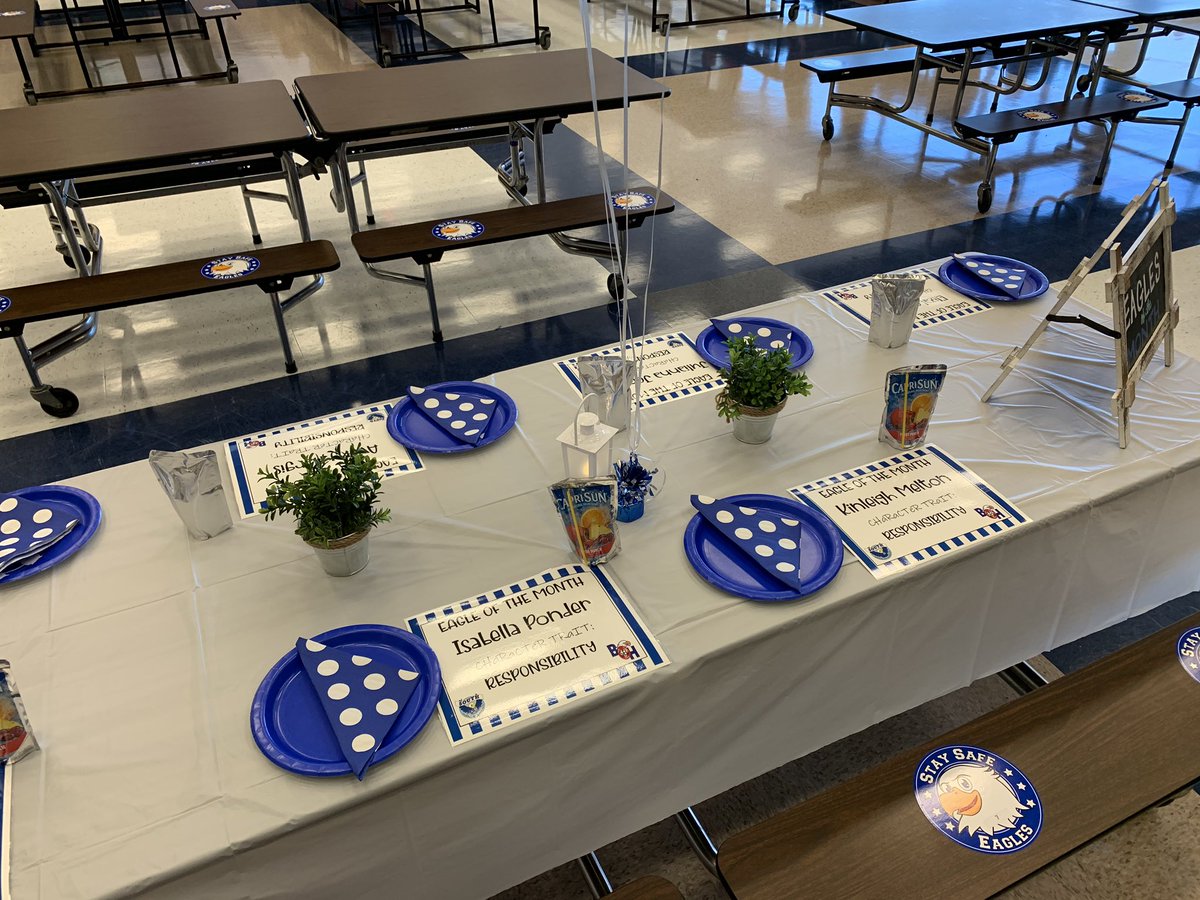 BarbersHillESS's tweet photo. BHES September Eagle of the Month celebrations! 🦅 https://t.co/kLLHXtlCch