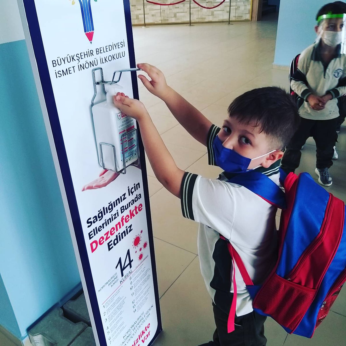 Okulumuzda yüz yüze eğitim, pandemi kurallarına uygun şekilde sürüyor. 👇