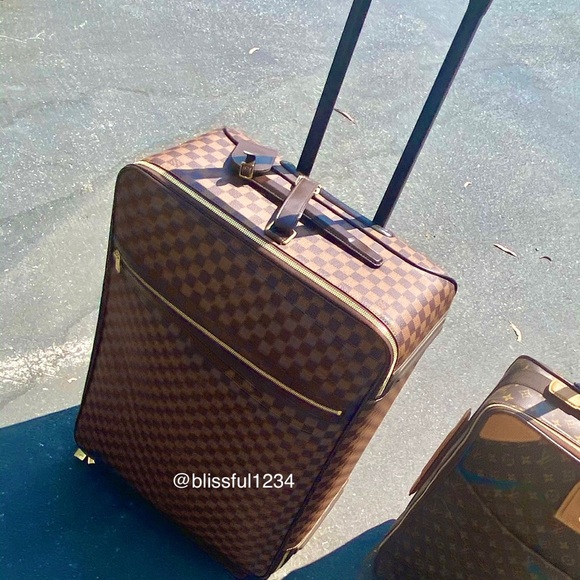 fatica1's tweet image. So good I had to share! Check out all the items I'm loving on @Poshmarkapp #poshmark #fashion #style #shopmycloset #louisvuitton #blanknyc: posh.mk/HRauEjItbab