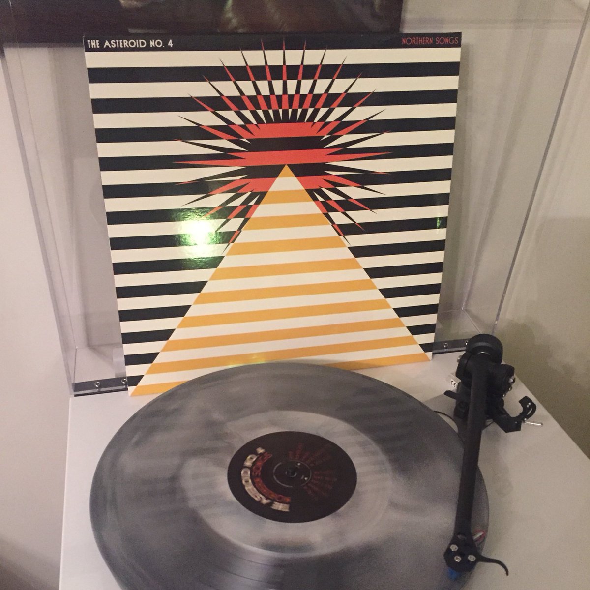 SpectralHeron's tweet image. Loving this - the Asteroid No. 4 - Northern Songs @littlecloudrec1 @CardinalFuzz #tunes #northener