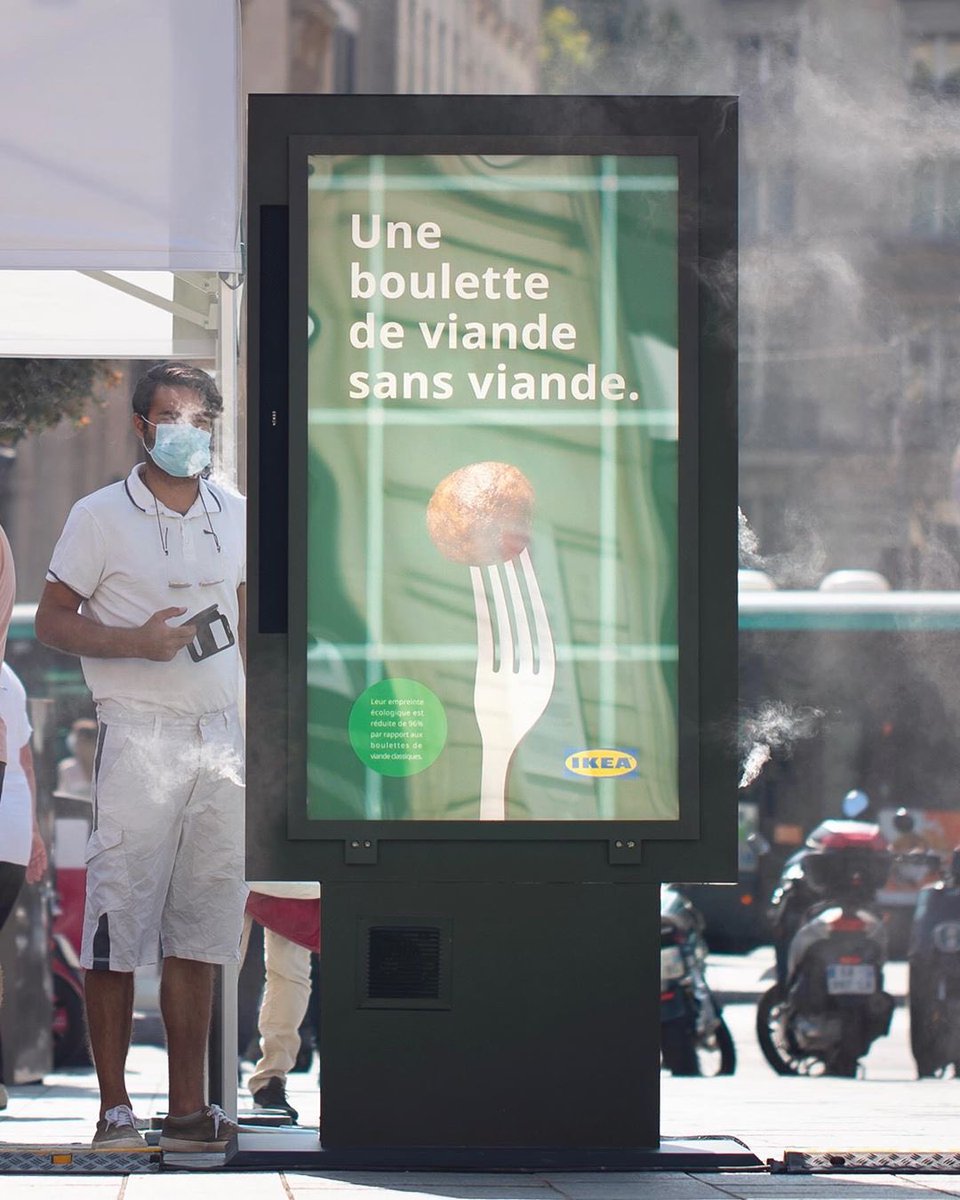 Ces panneaux d’affichage diffusent l’odeur, la fumée et les bruits de cuisson des nouvelles boulettes végétales de IKEA !

Agence : ubi bene