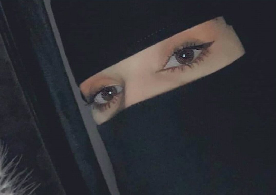 جميله أنا لدرجة أحتار في اي جزء أجعلكم تتأملون فيه ^_^

فدووه للي بيعمل ريتويت 😙