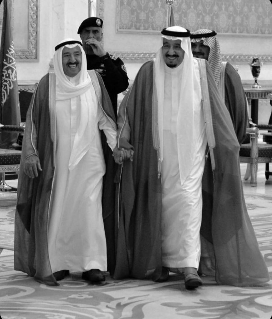 فاكهة العقل 📚💡 tweet media