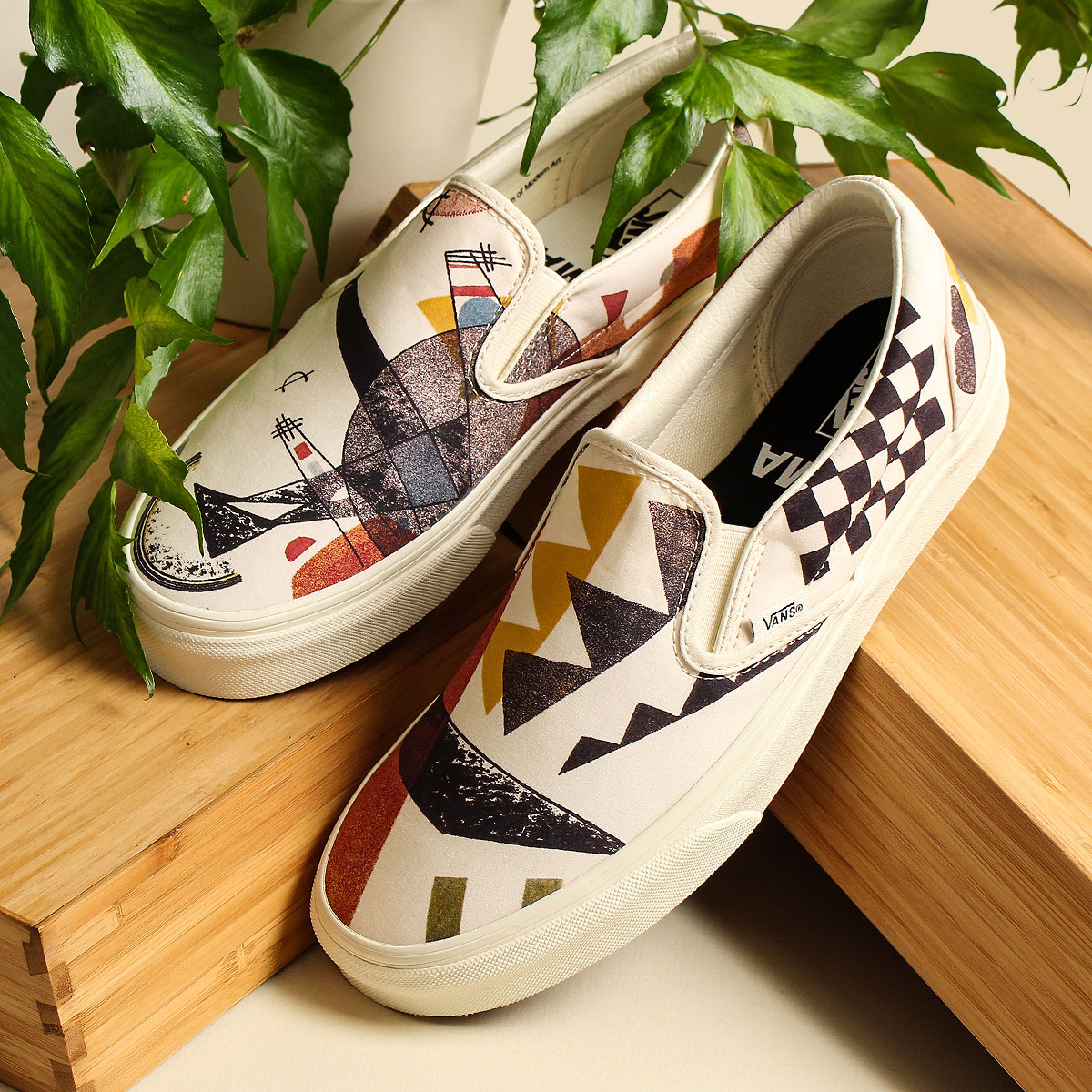 Vans MoMA x Classic Slip-On 'Vasily Kandinsky' White/Black VN0A4U381ID |  KICKSCREW