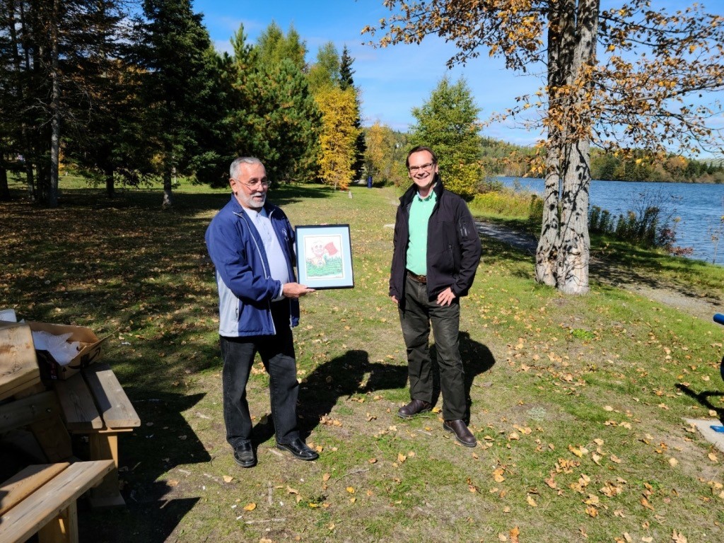 FPAC_APFC's tweet photo. Deputy Grand Council Chief Ed Wawia, one of FPAC's 2020 Forest Community Champions, is presented this year's award for his consistent support of the forest sector and its contributions to Canada’s environmental and economic priorities 🌲 #FPACAwardsofExcellence https://t.co/3EhI4pskM8
