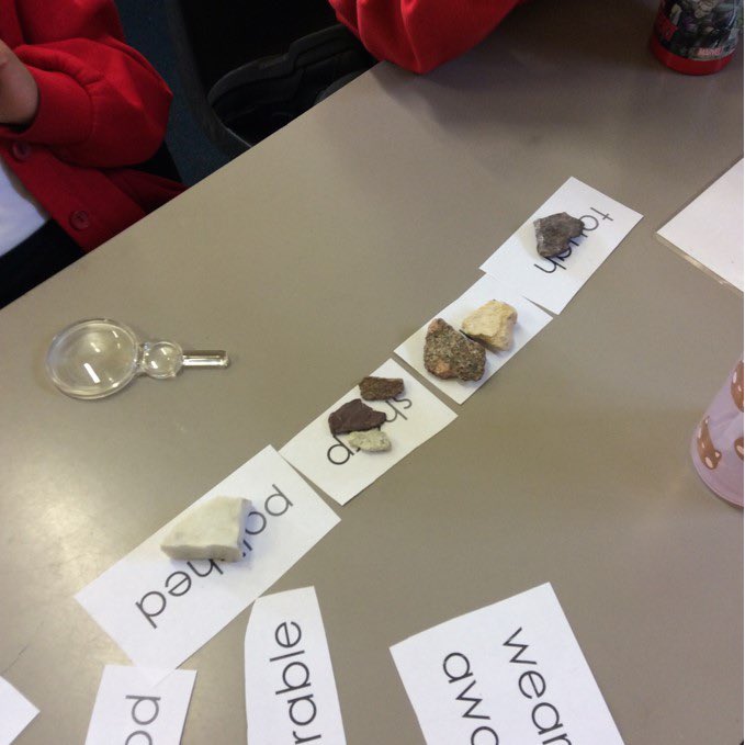 brackprimary's tweet image. 🕵️‍♂️🕵🏽‍♀️ Year 3 being science detectives - starting our topic of Rocks and investigating them and classifying them #primaryfun #primaryscience 🔎