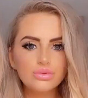 WeakWeakpig's tweet photo. @Marissa_lovex @rt_BrokeATM wtf is that mess..them brows that orange makeup them nasty deformed lips lmfao single mum from hell https://t.co/NG9u3yaH55