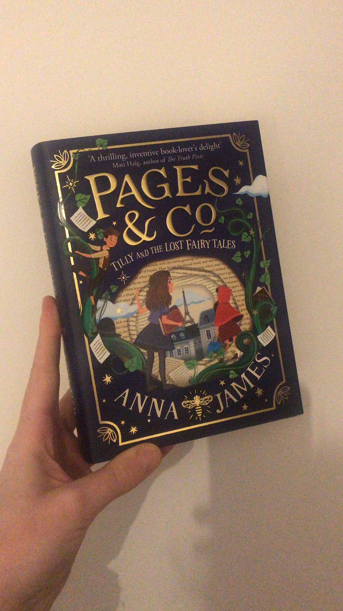 Next I have four hardbacks of Pages & Co 2! Open to anyone in the U.K. To enter follow and reply to THIS tweet with which fairy tale you would bookwanderer into and why!