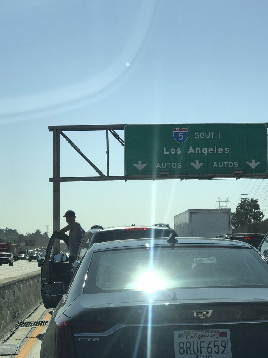 GayMafiaBoss's tweet photo. Traffic at the 405/5 split from Newhall. At a standstill 😔 https://t.co/XFSjR6V8UI
