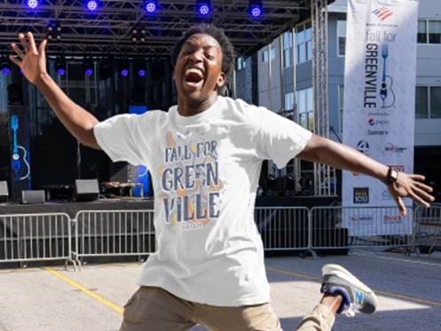 gvilleevents's tweet photo. Missing those comfy festival t-shirts? Grab your 2020 @BankofAmerica Fall for Greenville Virtual Experience merch today! https://t.co/8JNBJTotiM #fallforgreenville #ffgvirtual https://t.co/7EX62FnGD9