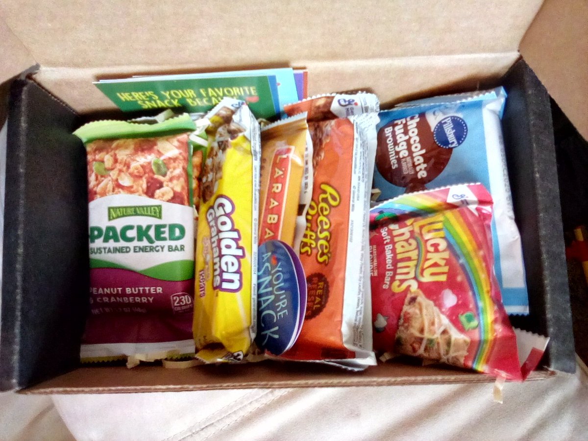 jse216's tweet image. Received my first #Gratsy box today. #SnackTimeAnytime