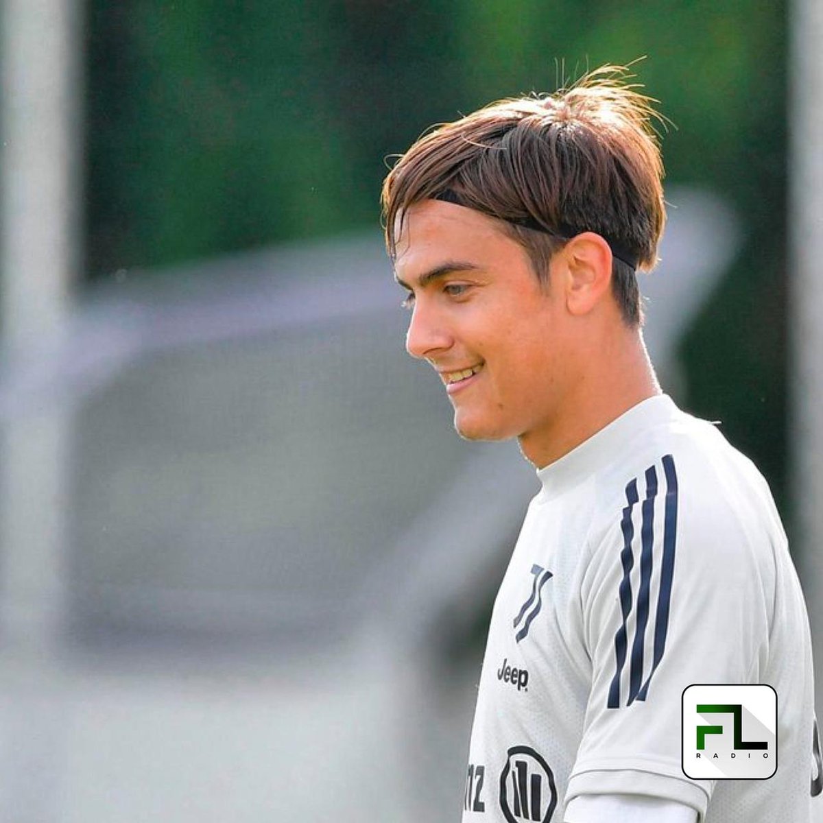 ¿QUÉ PASA, PAULO? 👋
La joya de la #Juventus 🇮🇹, Paulo #Dybala 🇦🇷, se pone a punto un nuevo #entrenamiento del equipo de Andrea #Pirlo 🇮🇹. El domingo, desde las 15:45, se enfrenta al #Napoli por la #SerieA 🏆 https://t.co/qkRhhk4ara