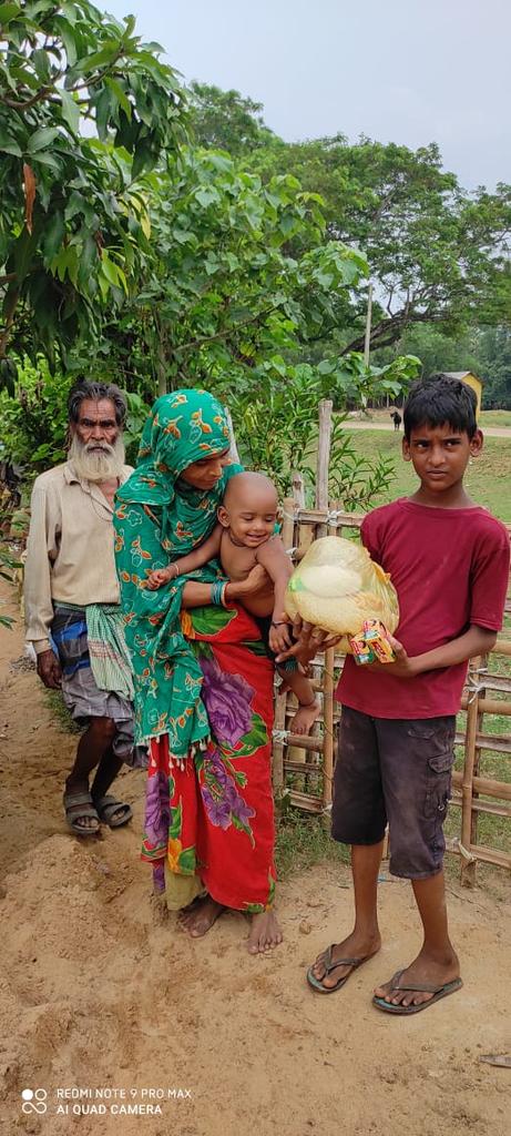 KumarSunilSwain's tweet photo. ଆଜି ଆମ #helpinghands ଗ୍ରୁପ ତରଫରୁ ଯାଜପୁର ଜିଲ୍ଲା ବରୀ ଗ୍ରାମ ରେ ପହଂଚି ବନ୍ୟା ପୀଡିତ ମାନଙ୍କୁ କିଛି ଶୁଖିଲା ଖାଦ୍ୟ ବଣ୍ଟନ କରିଥିଲୁ, ଧନ୍ୟବାଦ ଦେବି ଆମକୁ ଦାନ କରିଥିବା #DONNERS ମାନଙ୍କୁ ସବୁବେଳେ ଆମକୁ ସାହାଯ୍ୟ କରିଥିବାରୁ 🙏.
#ଯାଜପୁର #Jajpur https://t.co/aFjTB8wYsi