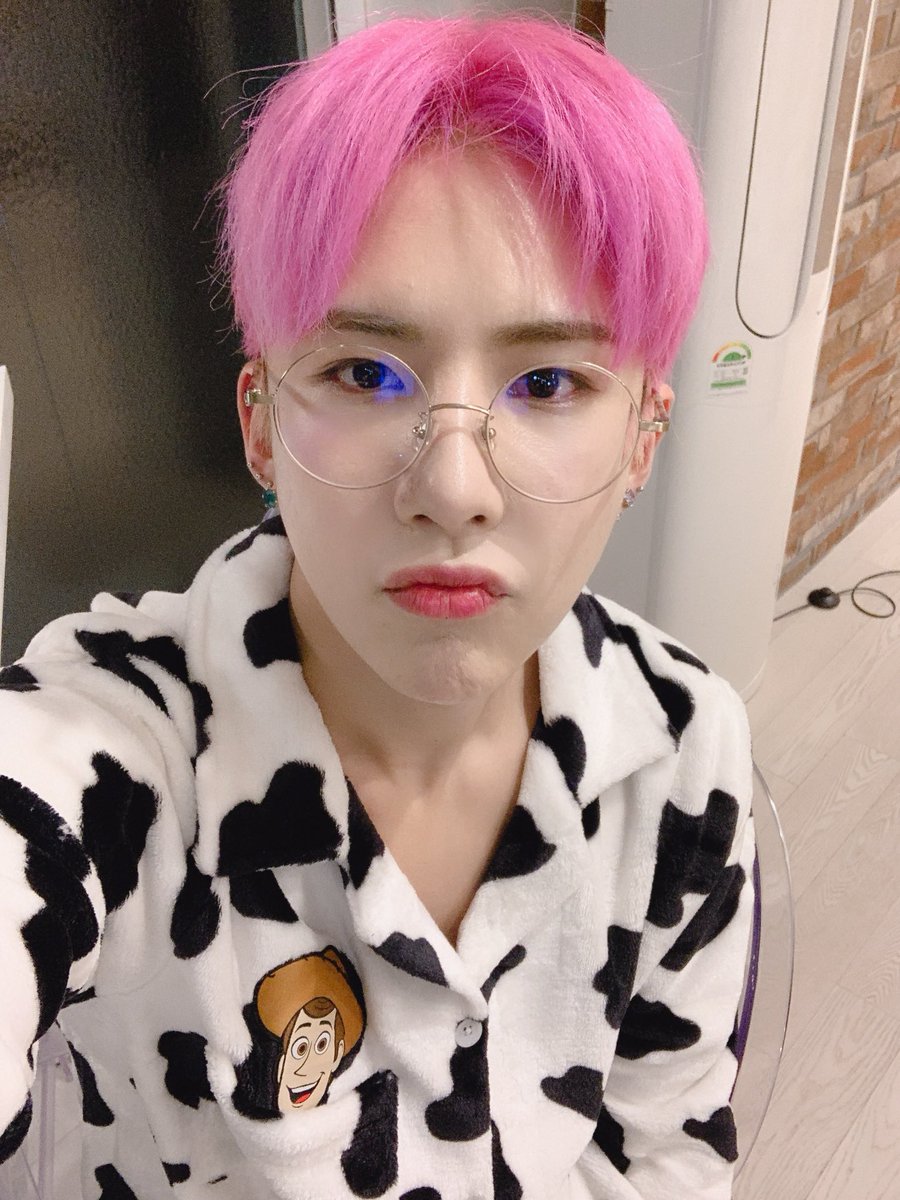 ☆ Kim Sehyoon wearing glasses:a thread↴