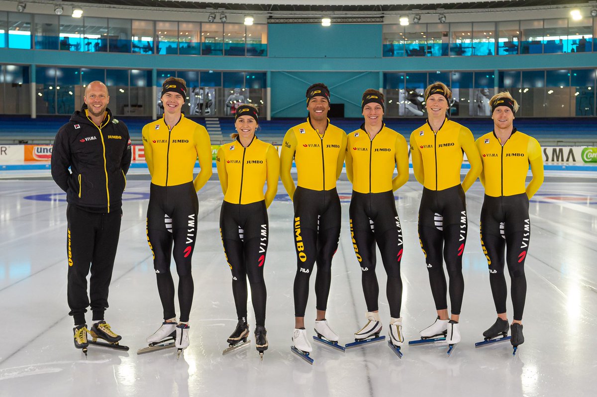 This team! 😍

#BlackandYellow 🖤💛