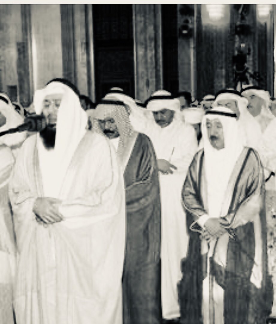 اللهم إن عبدك  #الشيخ_صباح_الأحمد_الصباح 
أصبح في جوارك؛ فأجره من عذاب النيران
وأمْطِر عليه سحائب العفو والغفران
وامْنُنْ عليه بمصاحبة النبيين والصديقين والشهداء في أعلى الجنان
وألهم ذويه وأبناء شعبه الصبر والسلوان