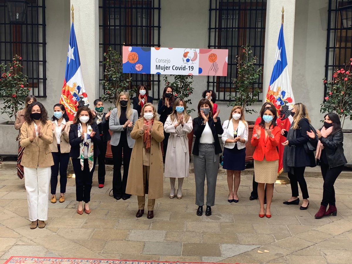 31 propuestas diseñamos en el #ConsejoMujerCovid19 para enfrentar el impacto en reinserción laboral femenina, VIF, cuidados y salud sexual/mental. Hoy fueron entregadas al Pdte <a href="/sebastianpinera/">Sebastian Piñera</a> y Primera Dama <a href="/ceciliamorel/">Cecilia Morel Montes</a> para seguir avanzando con urgencia x las mujeres de 🇨🇱