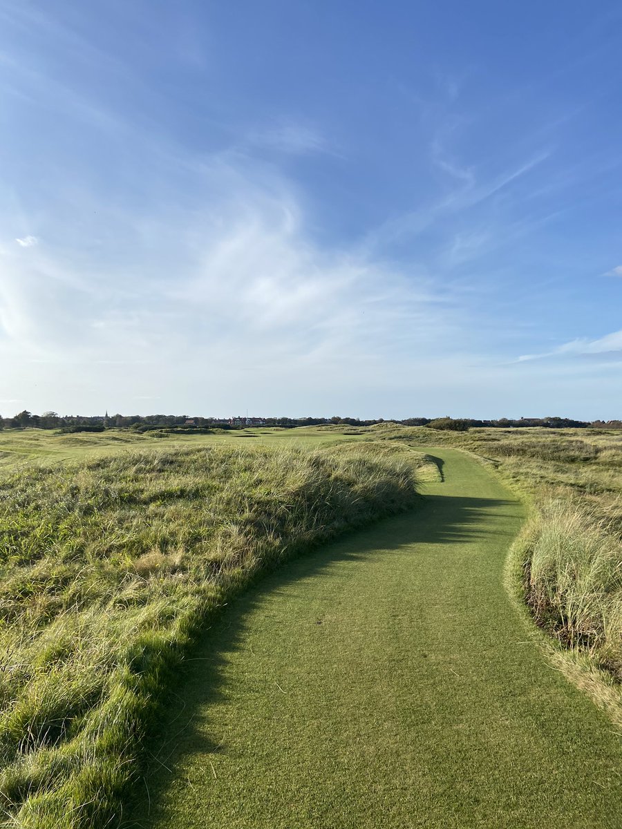 msparky8's tweet photo. Royal lytham ✅ #wowzerooney ⛳️ #bunkertime https://t.co/z70LDOpe6U