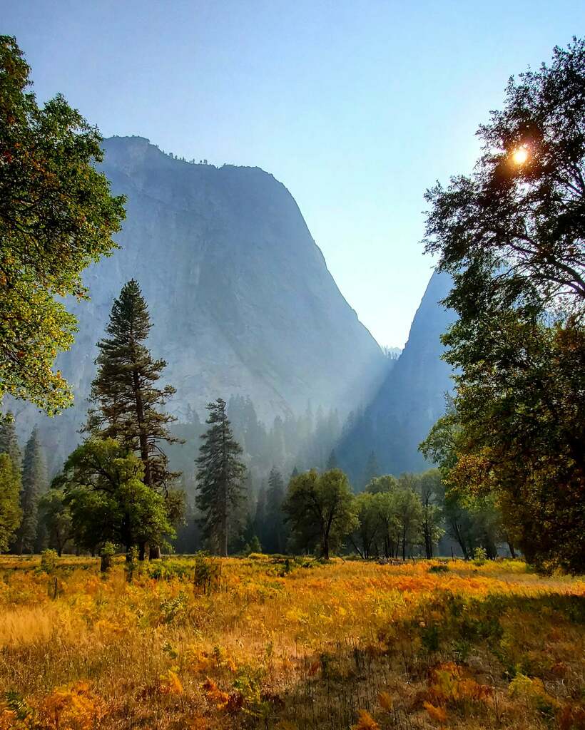 Loving_Earth__'s tweet photo. Afternoon in Yosemite Valley, Yosemite National Park [OC] 2048x2559 https://t.co/9LeXSls1Rk