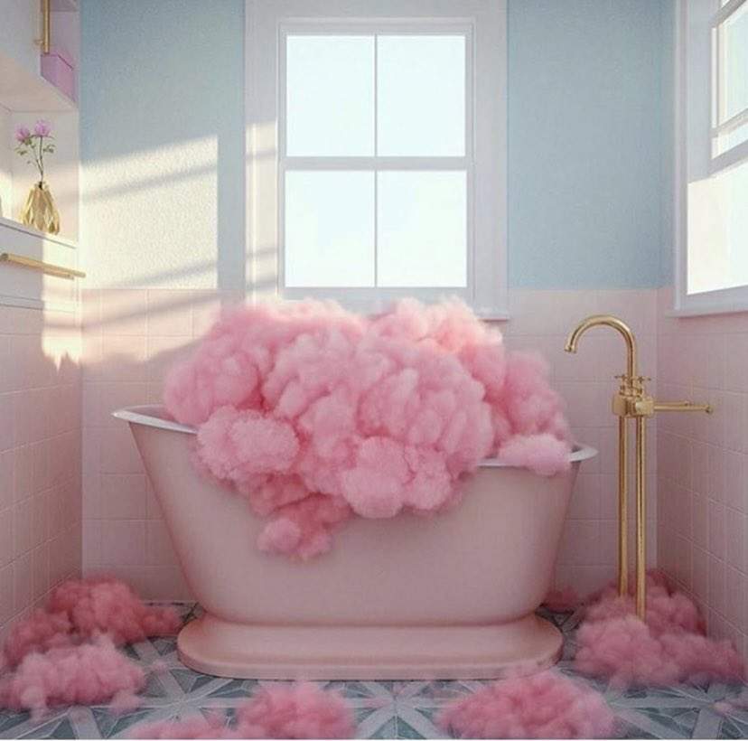 Day dreaming ☁️ 

📸: Karl Larsson