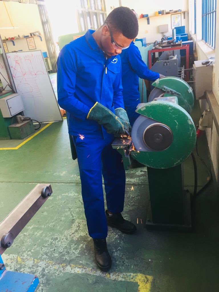 TLevelsna's tweet photo. Are you a proud artisan⁉️
If yes, Post a picture of you in your trade attire with #amartisan hashtag and tag us @TLevelsna
@n_england99 #boiler
Technical Levels Namibia🇳🇦
Whats your Trade⁉️
Let us know‼️
#buildingNamibia
#Technical_levels
#Technical_Education https://t.co/ieDfTbd155