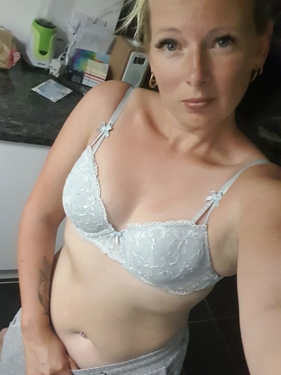 Roxanne39151525's tweet photo. Tonight's workout was a sweaty one 😓 one month, regular content all for $8! https://t.co/hHkA6kiq7k
#bra #exercise #onlyfans #subscribe #adultsonlyplease #adultgram #onlyfangirl #kinky #payperview #content #naughtynudes #bareall #monthlysubscription #regularcontent https://t.co/fKuMJTRclP