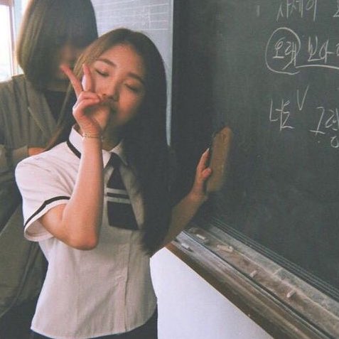 Yes, im ignoring that today was yeojin’s last day of school and she made her test to graduate. No, I’m not mentally ready to deal with adult yeojin. She’s growing too fast....