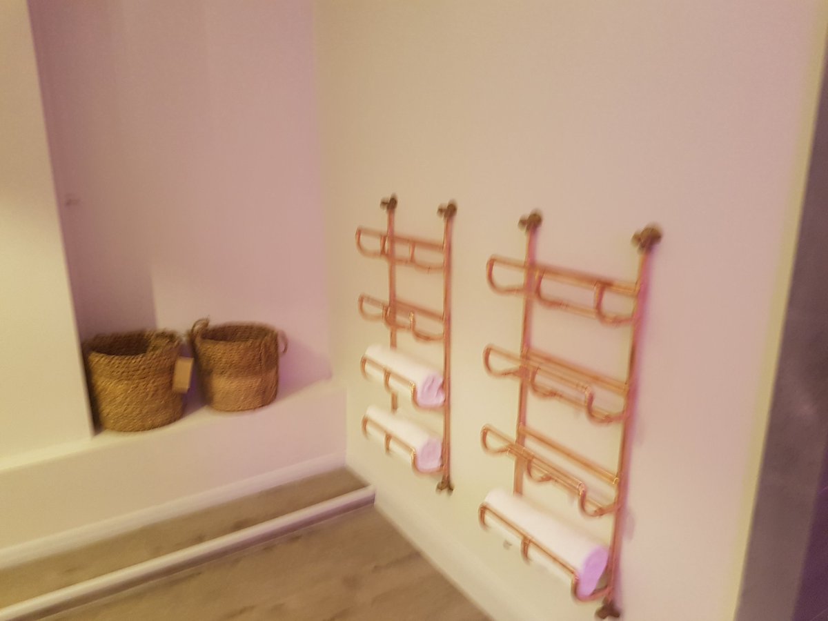 Can we just appreciate how lush the new changing rooms at <a href="/Wildtraining/">Wild Training</a> gym are 😍

#LiveAWildLife 💪🏻