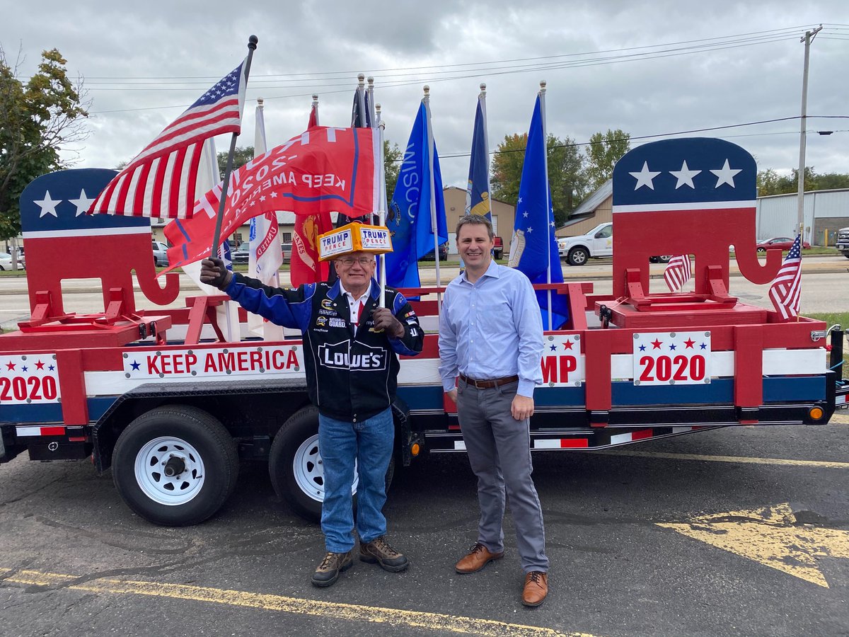 AHittWI's tweet photo. With @realDonaldTrump supporters in Sauk County for a #TVLI ahead of tonight’s debate! We have the best trained and best equipped team on the ground to win in November! #LeadRight https://t.co/MX3W8Eh0L9