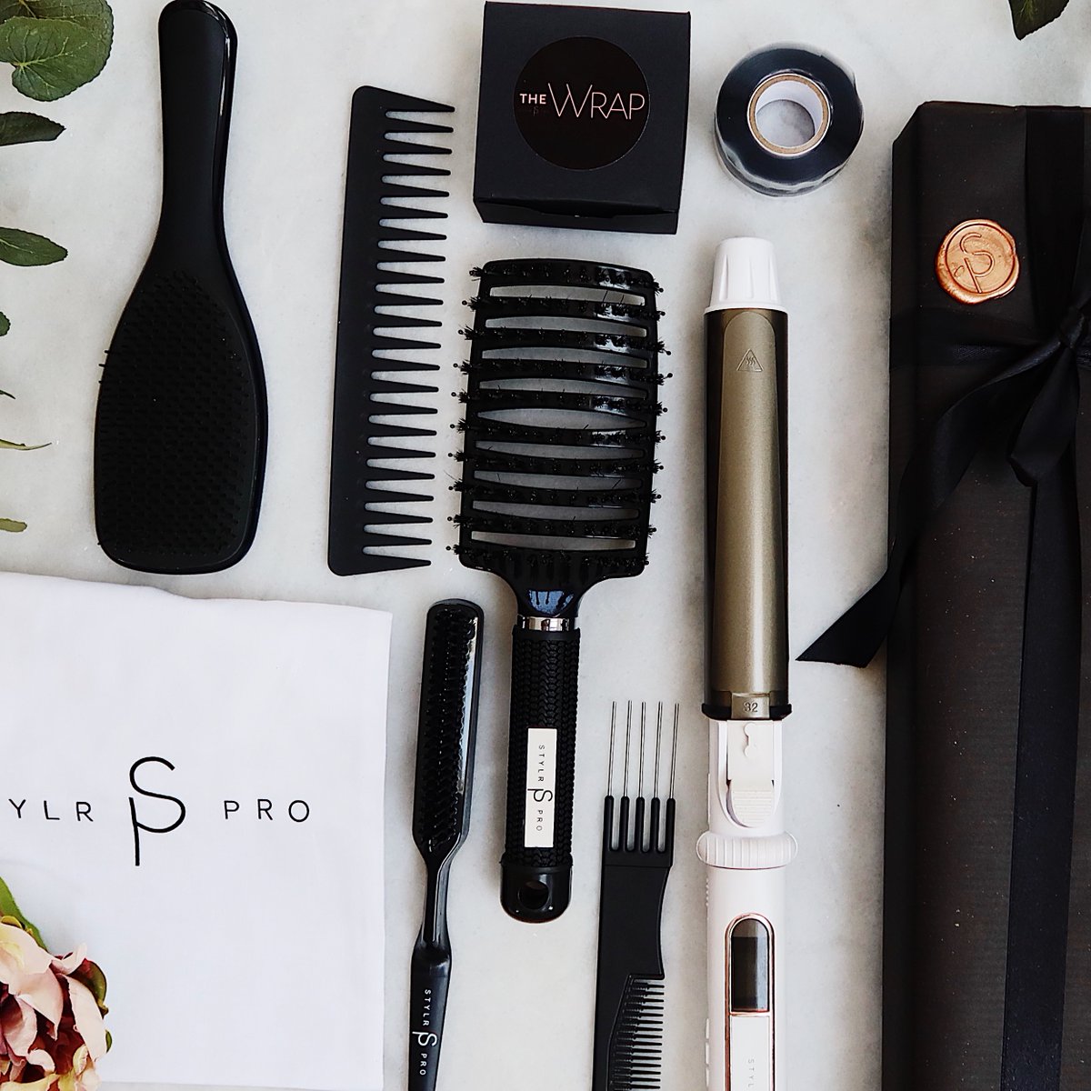 StylrPro's tweet image. ONLY 3 DAYS LEFT to get our special launch offers, like The @stylr.pro BUNDLE! Get the Tong, Brush set and Wrap for just £110!⁣ stylr.pro