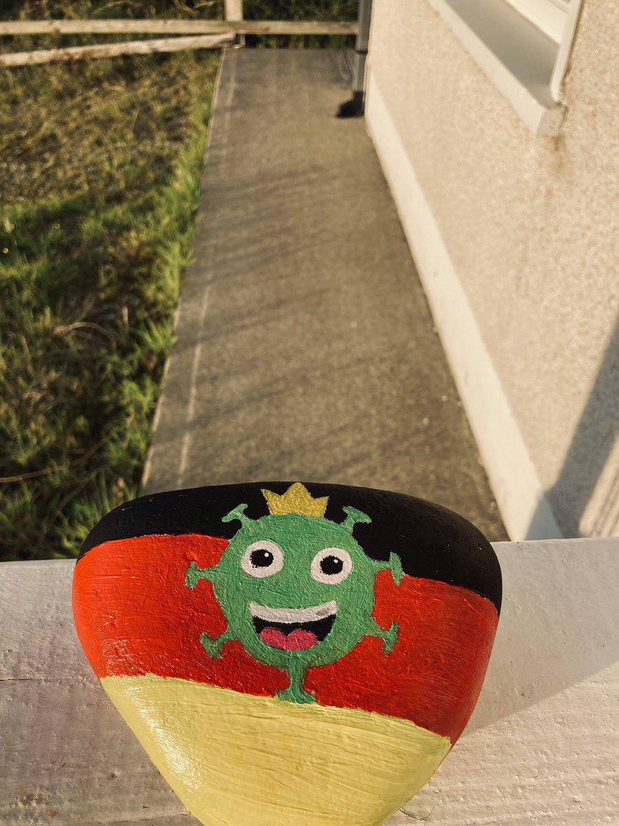 MulroyCollege's tweet photo. Ms Farrell's German students got into the spirit of European Day of Languages over the weekend 🇩🇪
Even the pets got on board! 🐶🐶
Tolle Arbeit everyone!
#EuropeanDayOfLanguages2020
#WeAreDonegalETB
#JCTmfl https://t.co/hnDdfMLGyQ