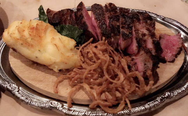 Steak38Cafe's tweet photo. Sorry, I’m busy tonight! I’ve got a date with this delicious plate!
-
Call for reservations! We're open from 4PM - 10PM MON-WED!
.
.
.
#Steak38 #CherryHillNJ #NJEats #EatsOfNJ #NewJersey #Steakhouse #Steaks #Foodie #NewJerseyFoodie #SteakGoals #SteakDinner https://t.co/K0GGPZ3Tqv