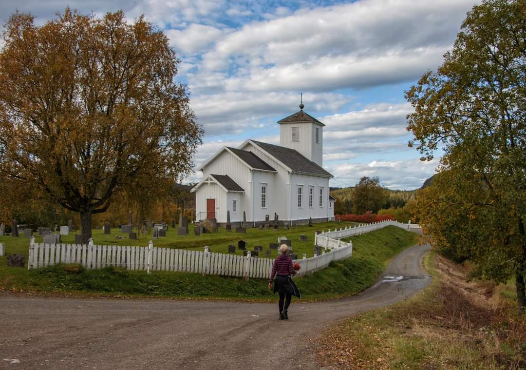 MBrattgjerd's tweet photo. #LocalChurch #Klinga #Namsos #CentralNorway #Autumn https://t.co/qzc8tsktG7