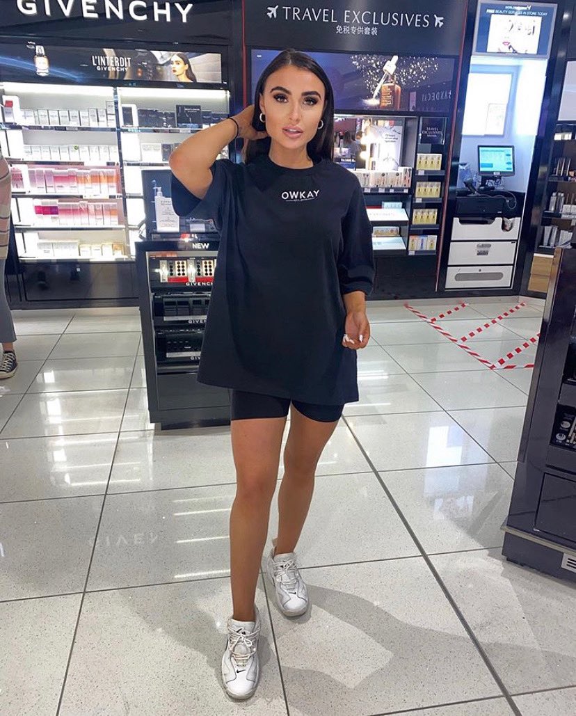 OwkayClothing's tweet photo. ✈️ Airplane Mode ✈️ Stevie Styles our New Unisex Oversized T-Shirt in size Medium 🛒 Add to cart from wherever you are... we’ll ship to you! 🌍
https://t.co/WjEvdi2K4e
#OversizedTop #OversizedTee #OversizedShirt #OversizedTShirt #AirportLook #AirportOurfit https://t.co/eJe8u0rRB9