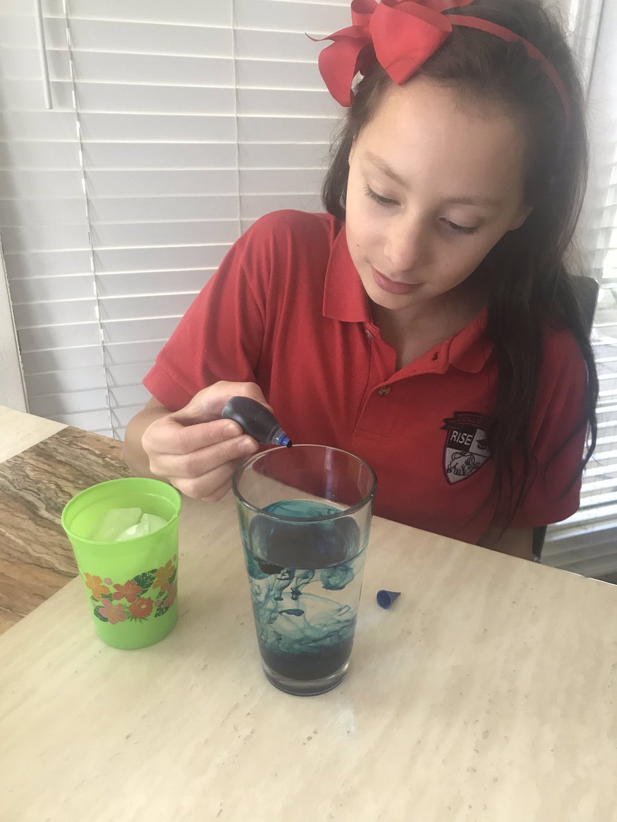 Jessica_Ann_28's tweet photo. Fun in Science!! 🧪 The Leaking Glass Experiment! 🥛💙 @CindyGarrett20 https://t.co/ziIw6PrWkl