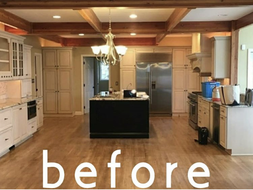 GeorgiStratton's tweet image. I can't stop staring👀, I'm LOVING this kitchen reno for #TransformationTuesday

Isn't it cool how even with those dark blue cabinets, the kitchen AFTER is so much more light &amp;amp; bright?!

✨Like if you agree✨

#KitchenTransformation #BeforeAndAfter #HomeRenovation #HomestarsAZ