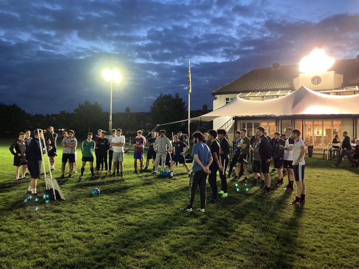 oldrutsfootball's tweet photo. Another great turn out for training from the seniors and fantastic effort! Roll on this weeks games! https://t.co/kovIt9P1bm