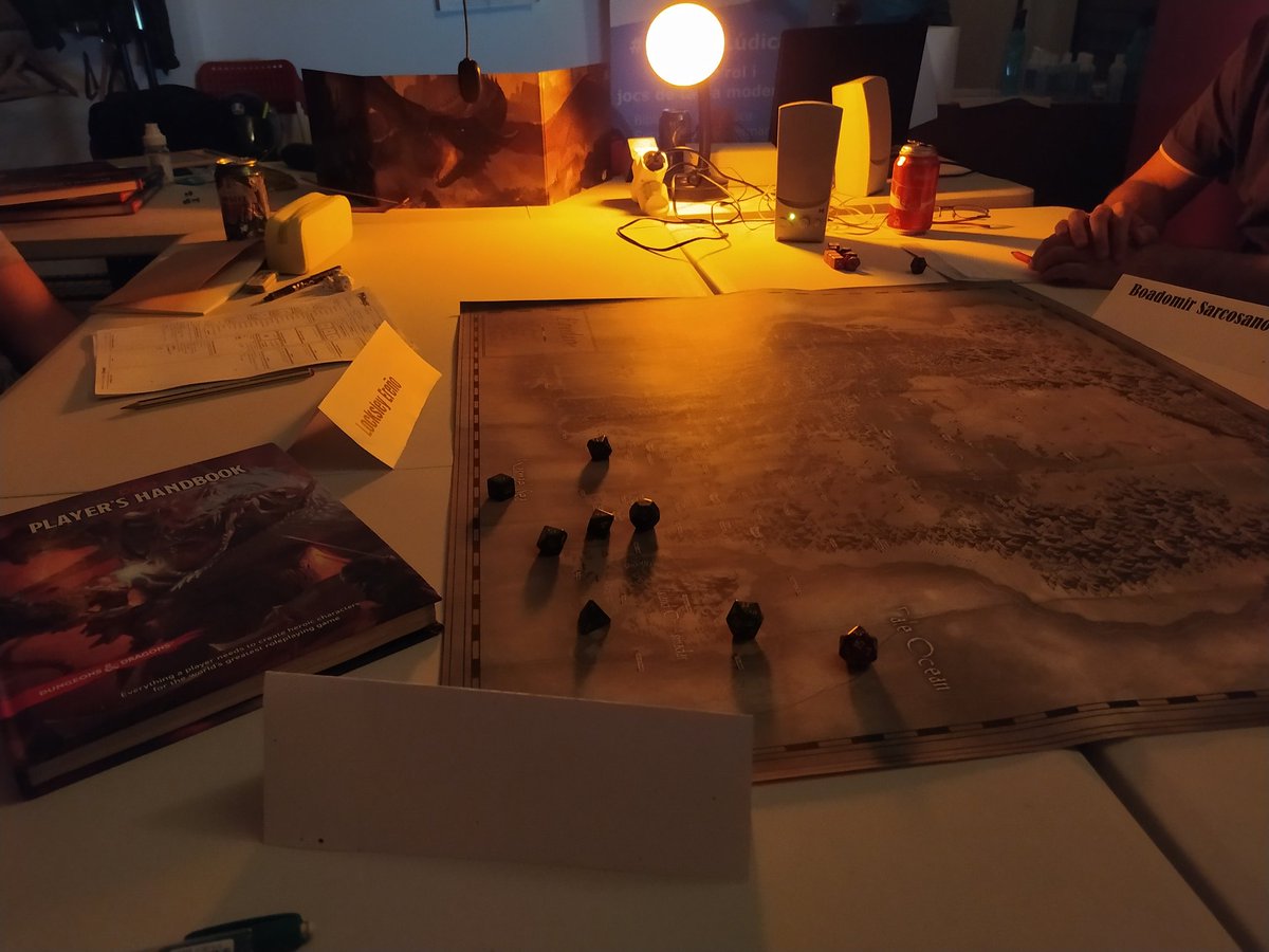 ClubDiogenesTar's tweet photo. Avui juguem a #DnD Midnigth! #OciCultural #oci #Tarragona #rol #Jocsderol #juegosderol #dungeonsanddragons #Associacionisme #Cultura https://t.co/FuZCeXj8eu
